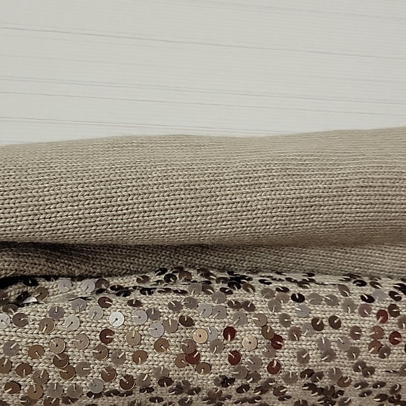 Ann Taylor snap front cardigan beige w/gold sequins. Women's medium. wool blend - Picture 3 of 7